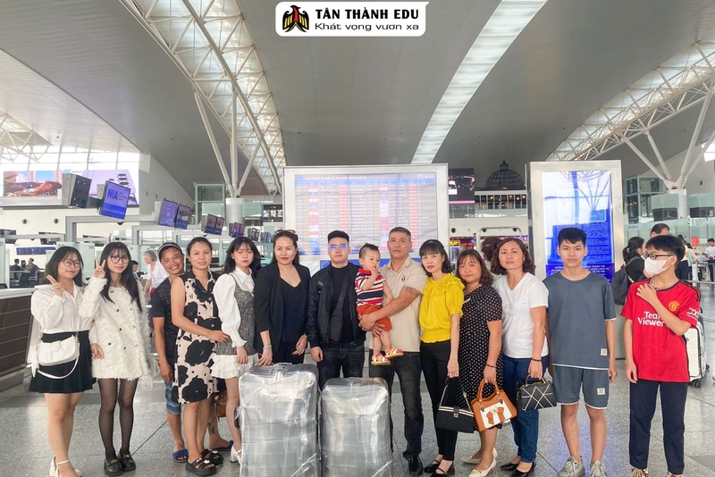 Chàng trai đỗ B1 điểm gần tuyệt đối, nhận hợp đồng nghề lương khủng hơn 2.000 E/tháng