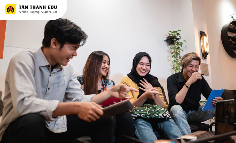 Tham gia nhóm người Việt ở Đức giúp các bạn trẻ hòa nhập cuộc sống mới tốt hơn