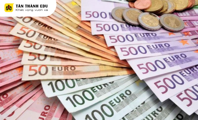 Tiền Euro được dùng chung cho 18 quốc gia châu Âu